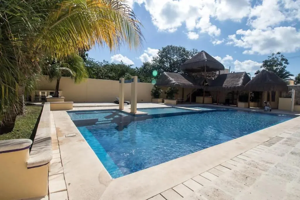 Hermosa Casa En Residencial Marbella Villa Playa del Carmen